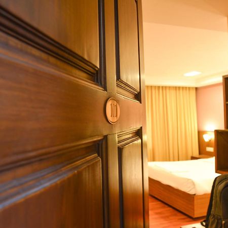 Serene Boutique Hotel Бангалор Экстерьер фото