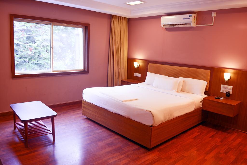 Serene Boutique Hotel Бангалор Экстерьер фото