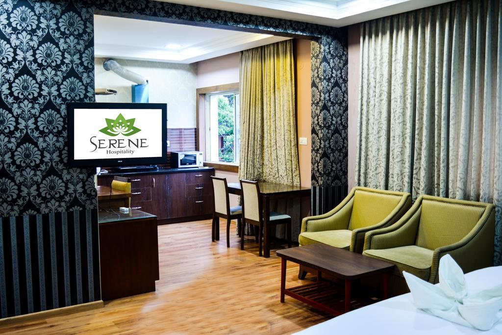 Serene Boutique Hotel Бангалор Экстерьер фото
